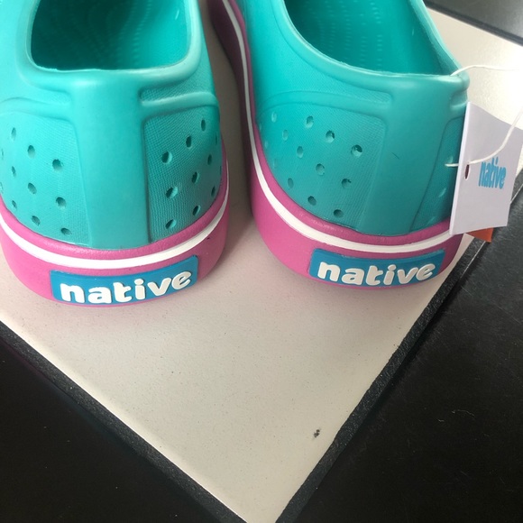 ::SOLD:: NWT Turquoise & Pink ‘Miles’ Flats Crocs - Picture 5 of 13
